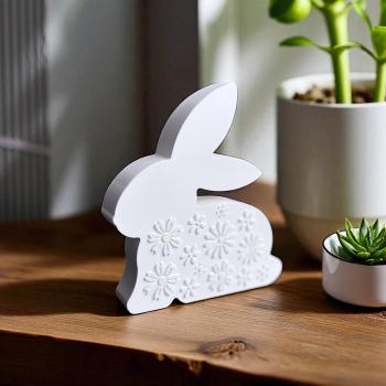 Hase Osterhase mit Blumen verziert Frühlingsdeko Tischdeko Raysin - Artikel-Nr. 1100023